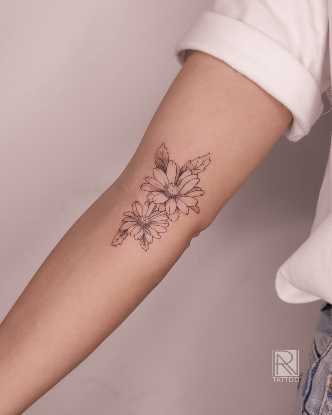 Tatuagem minimalista feminina: 60 ideias exclusivas para você
