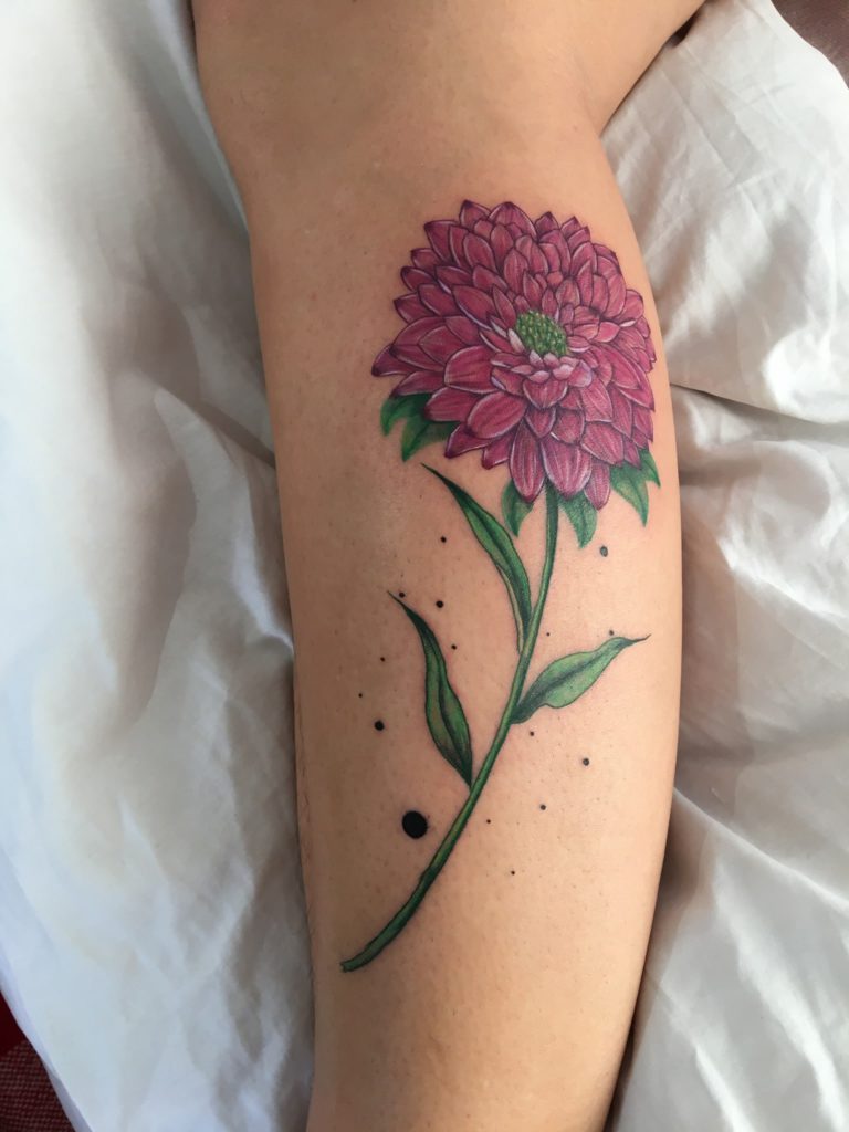 Foto de tatuagem feita por Suh Miranda (@_suhmiranda_)