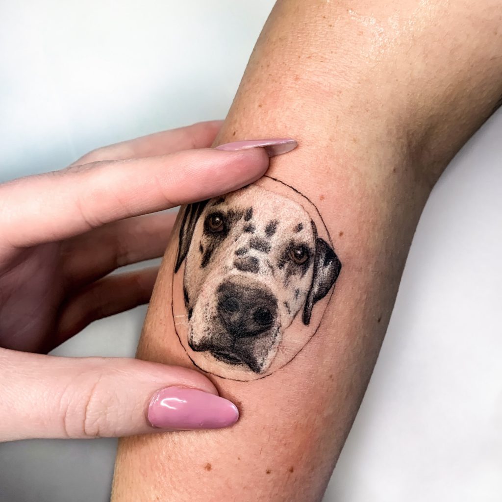 Foto de tatuagem feita por Bruna Schelbauer (@brutatuadora)