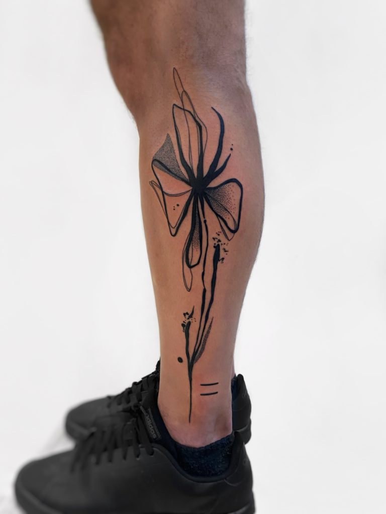 Foto de tatuagem feita por Maureen Sendim (@iwww.nstagram.com)