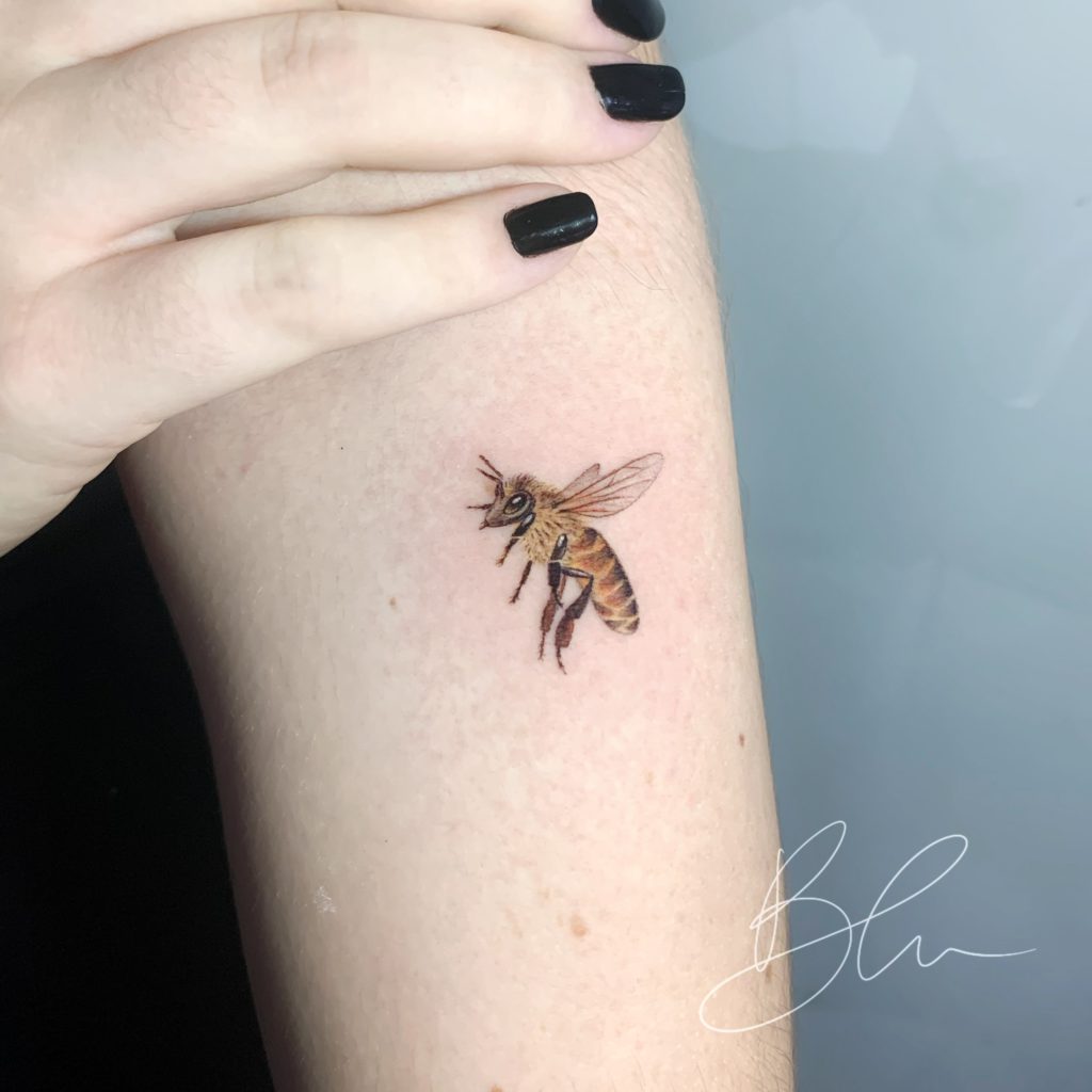 Foto de tatuagem feita por Blu (@blu.tattoo)