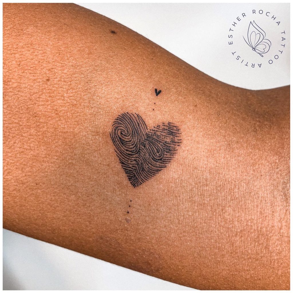 Foto de tatuagem feita por Esther Rocha (@estherrocha2)