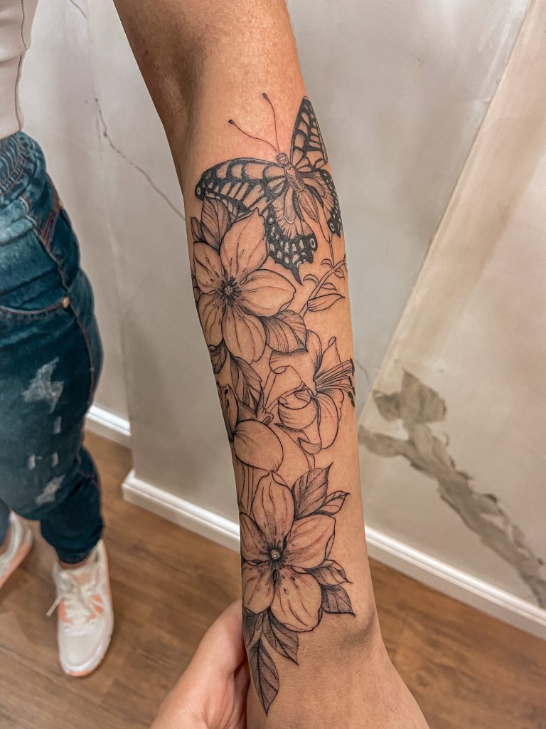 Foto de tatuagem feita por Juliana Monteiro (@jumonteiroink)