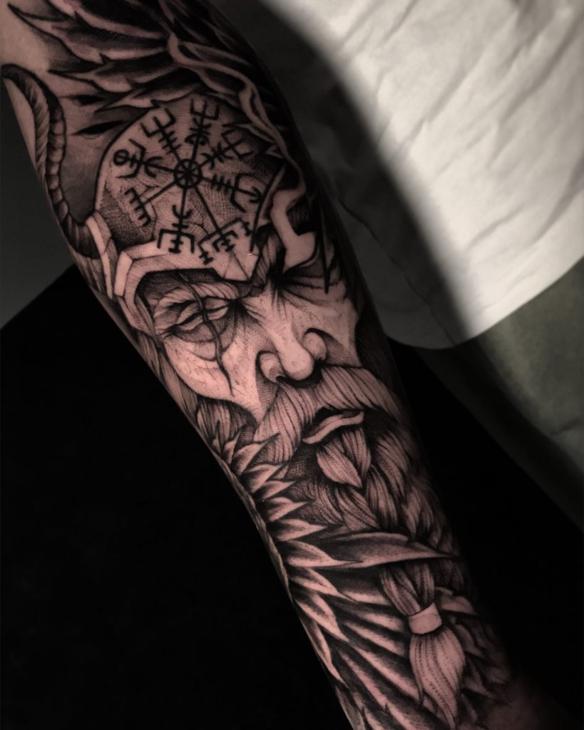 Foto de tatuagem feita por Caio Ribeiro mais conhecido como Foks (@fokscaio)