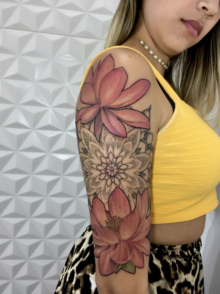 Foto de tatuagem feita por Bárbara Victal (@barbaravictaltattoo)