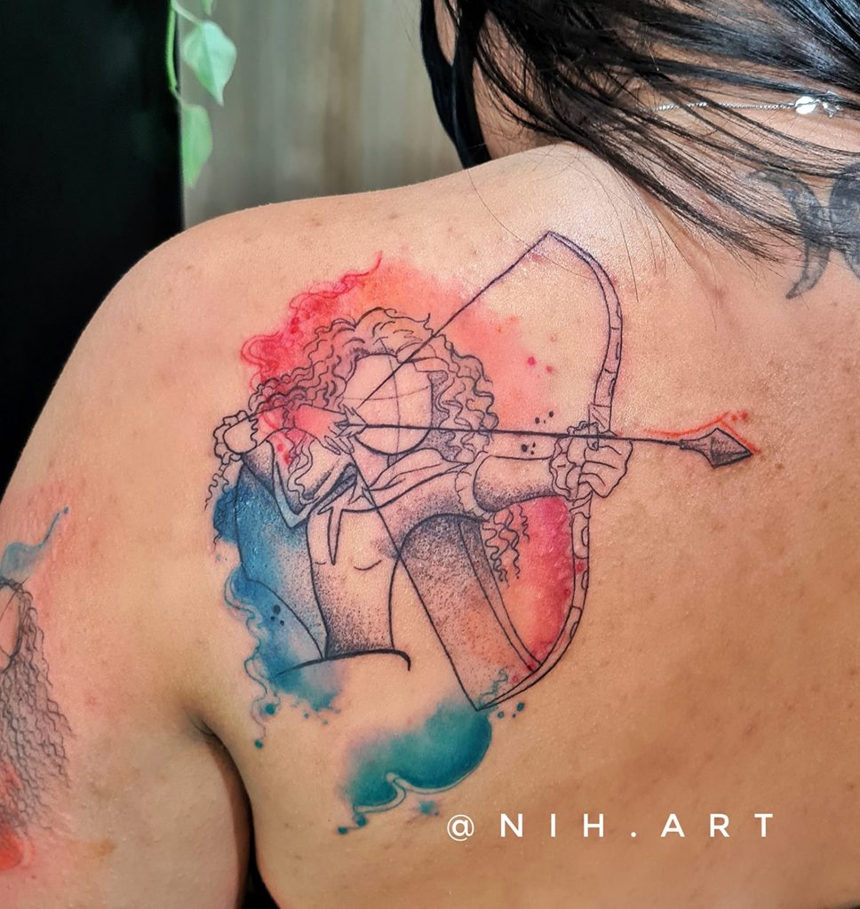 Foto de tatuagem feita por Nih (@nih.art)