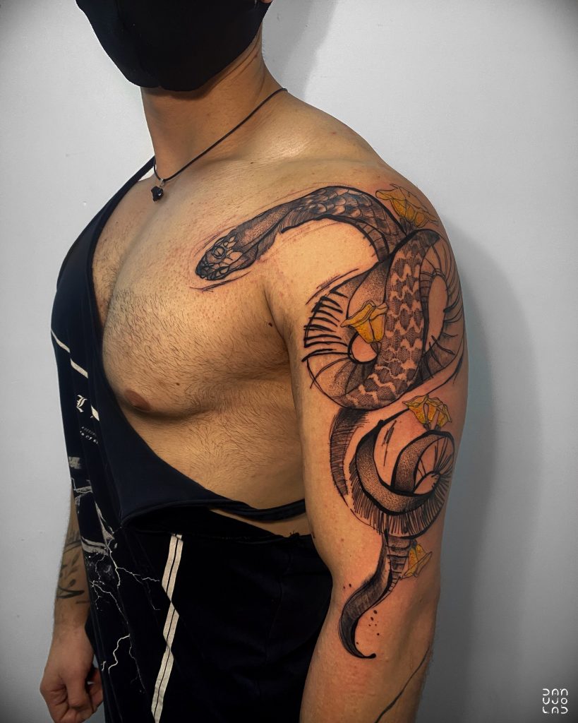 Foto de tatuagem feita por Danujo (@danujo.lab)