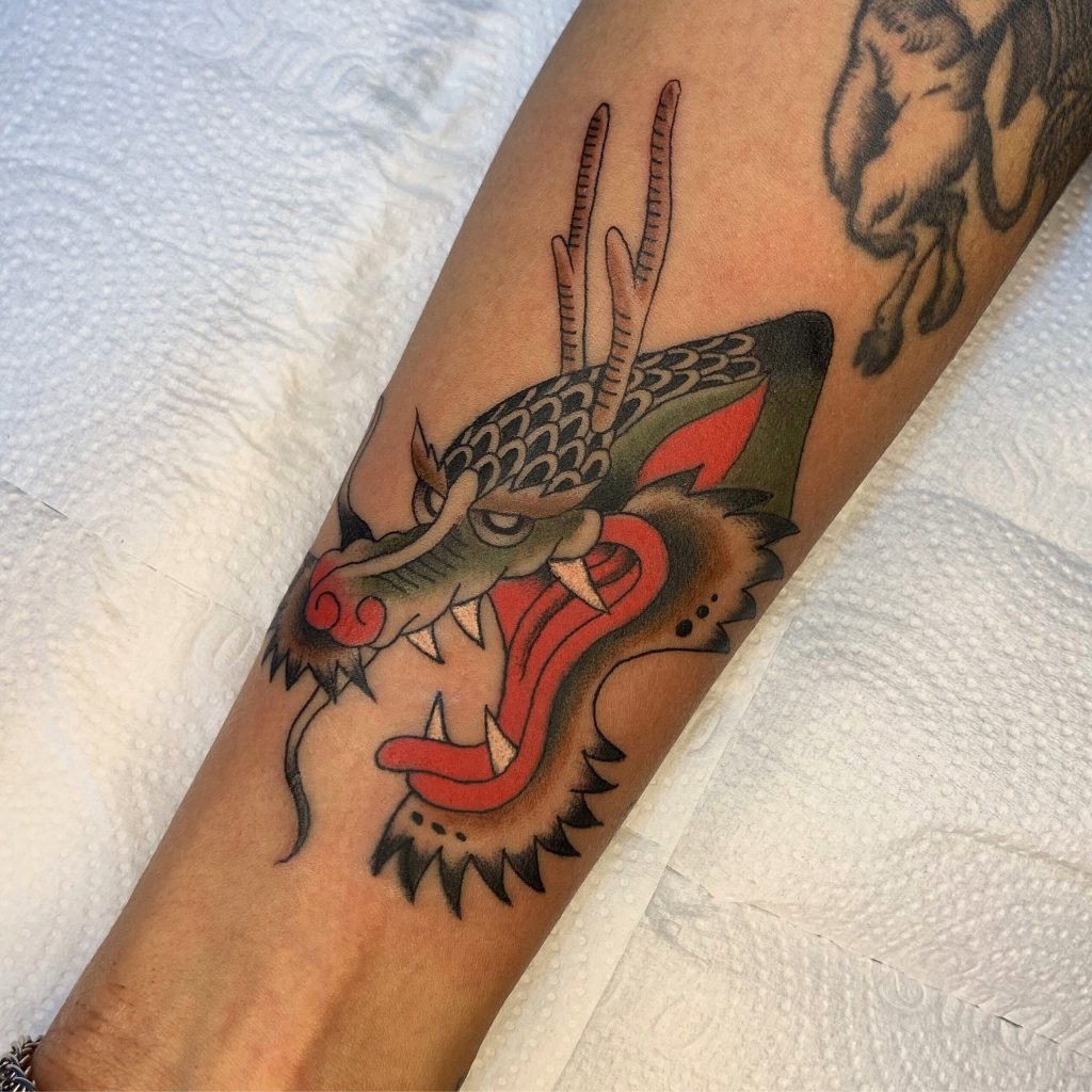 Foto de tatuagem feita por Gabriel Parker (@parkertattooer)