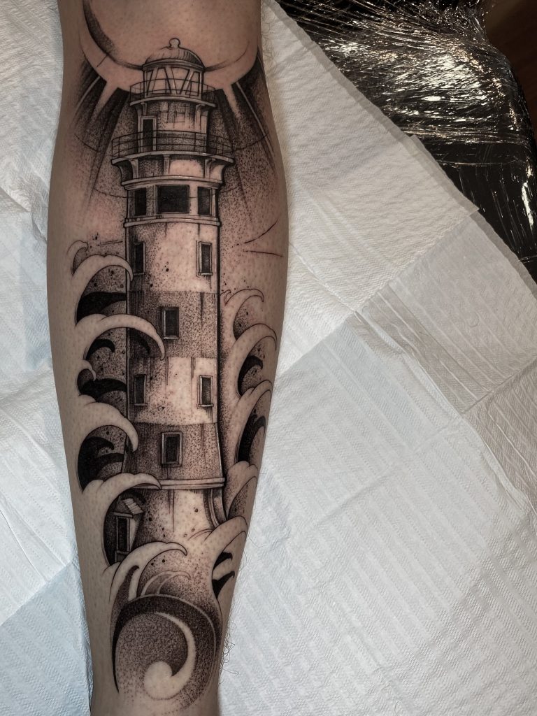 Foto de tatuagem feita por Paulo Ferrer (@ferrer.ink._)