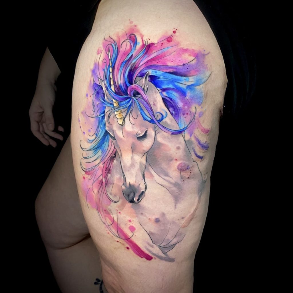 Foto de tatuagem feita por Fe Mello (@fe_mello_io)