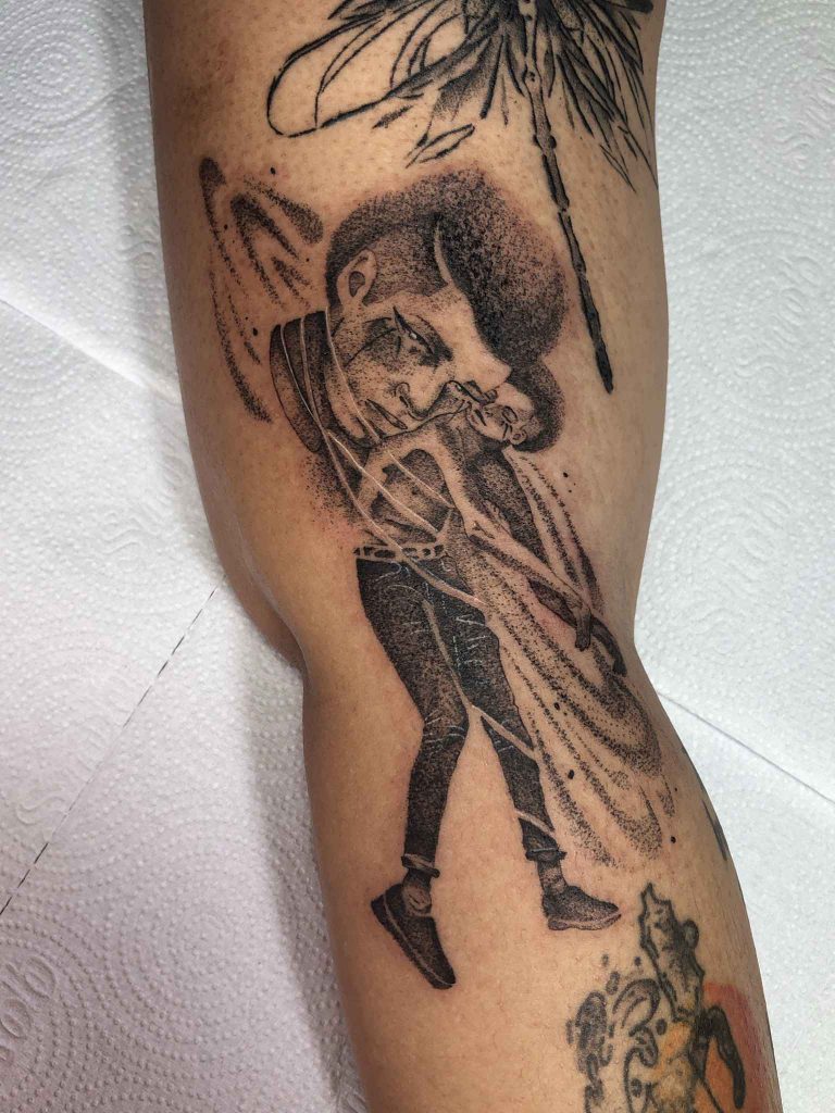 Foto de tatuagem feita por Avimk (@avimk)