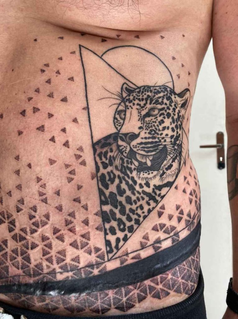 Foto de tatuagem feita por Júlia Matsumoto (@juhmatsumoto)