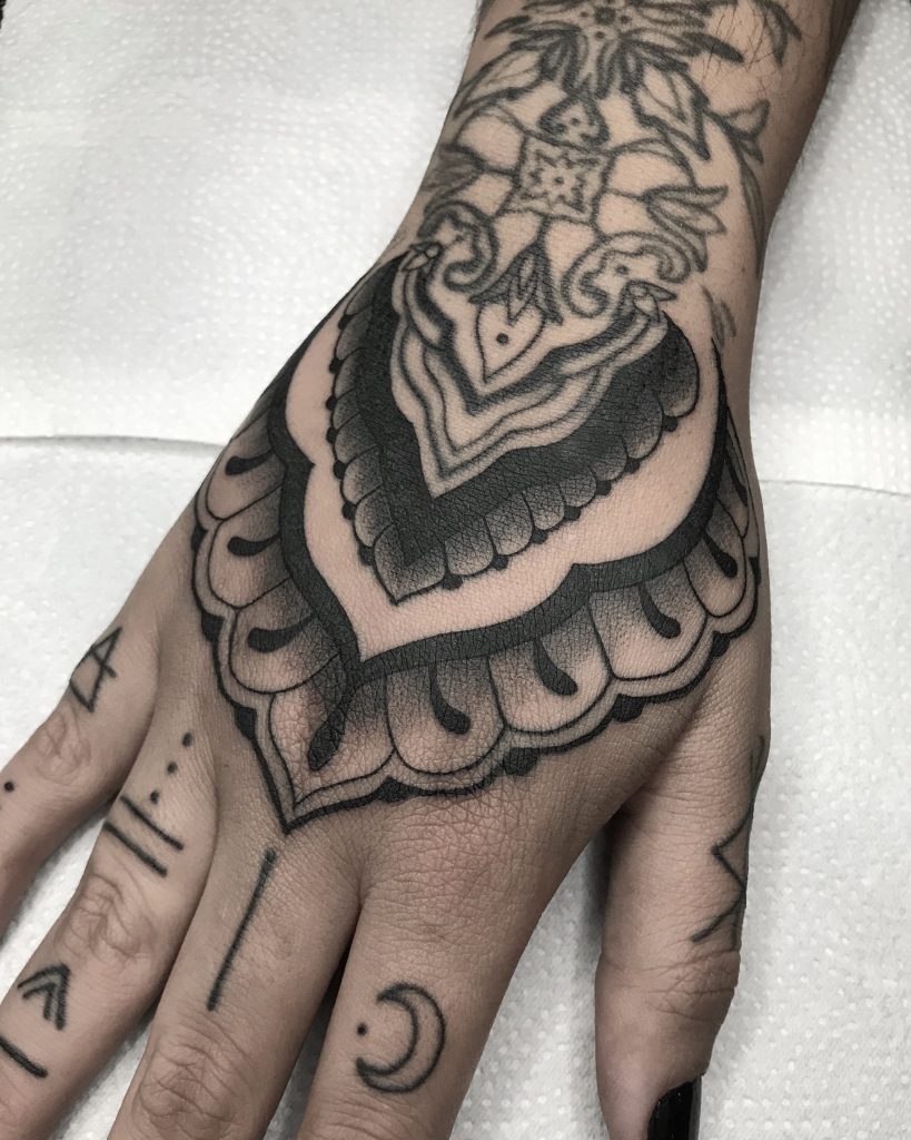 Foto de tatuagem feita por Luana Iannie (@iannietattoo)