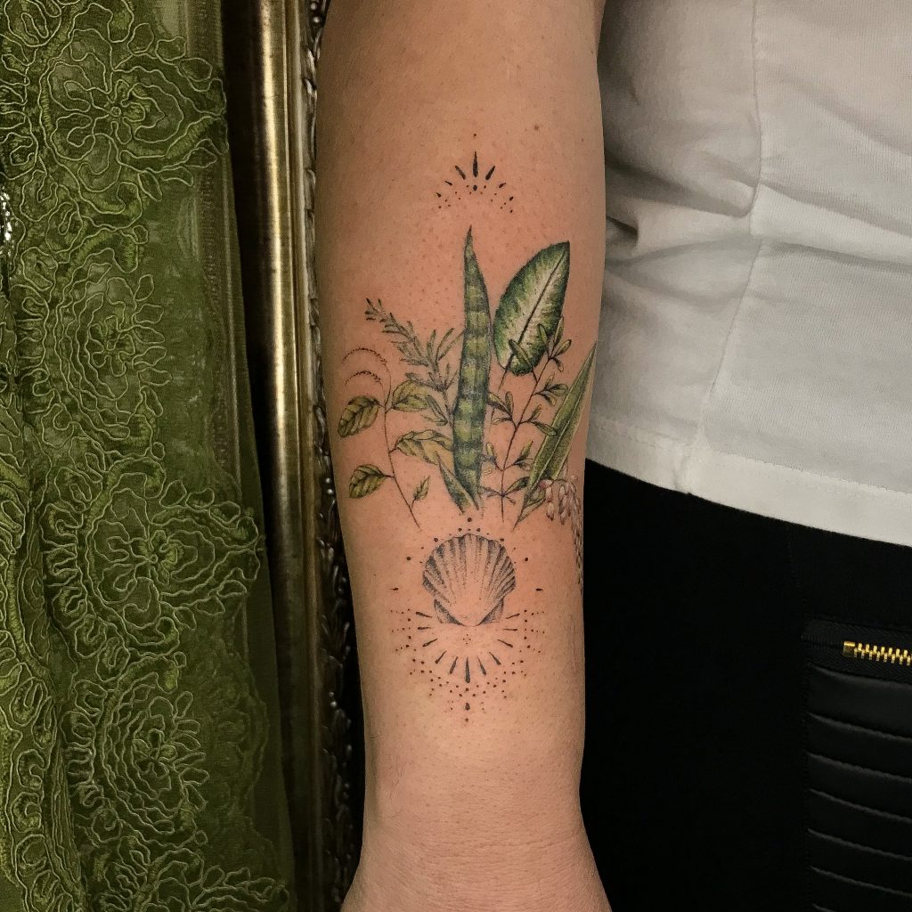 Foto de tatuagem feita por Dilma Nascimento (@dil.botanic.tattoo)