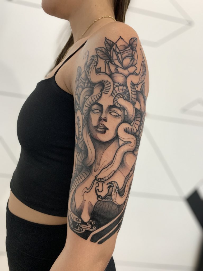 Foto de tatuagem feita por Victor Gomes (@victorgomesink)