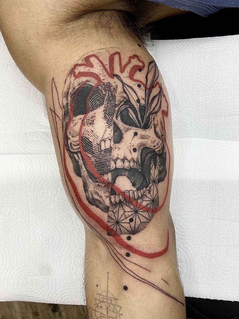 Foto de tatuagem feita por Erick Silva (@ericksilvatattoo)