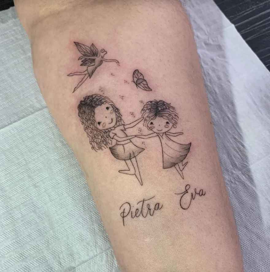 Foto de tatuagem feita por Camila Silva (@camilasilvapmu)