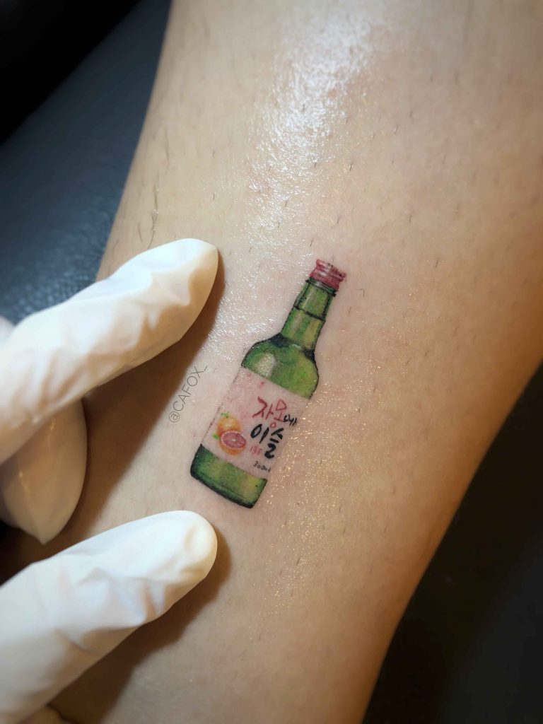 Foto de tatuagem feita por Camila Fox (@cafox_)