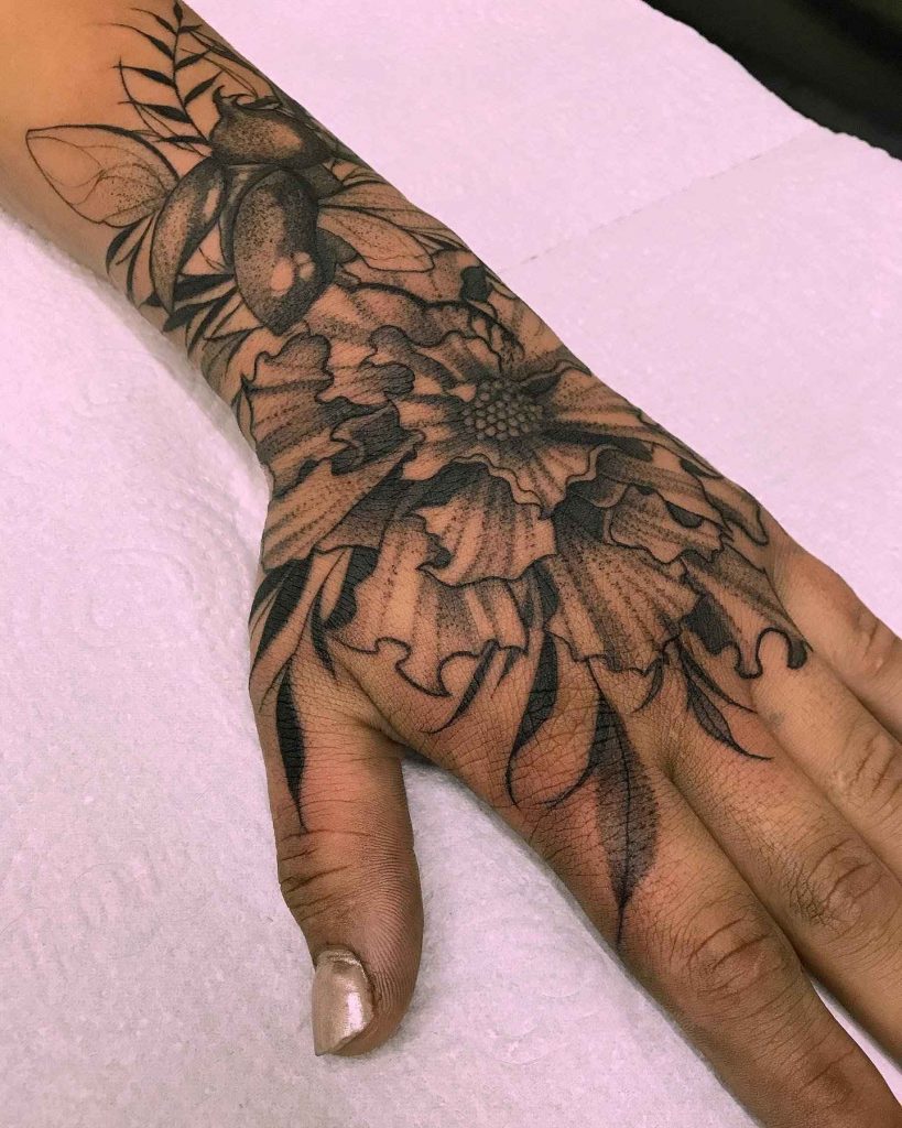 Foto de tatuagem feita por Gabriela (@gabbi.garccia)