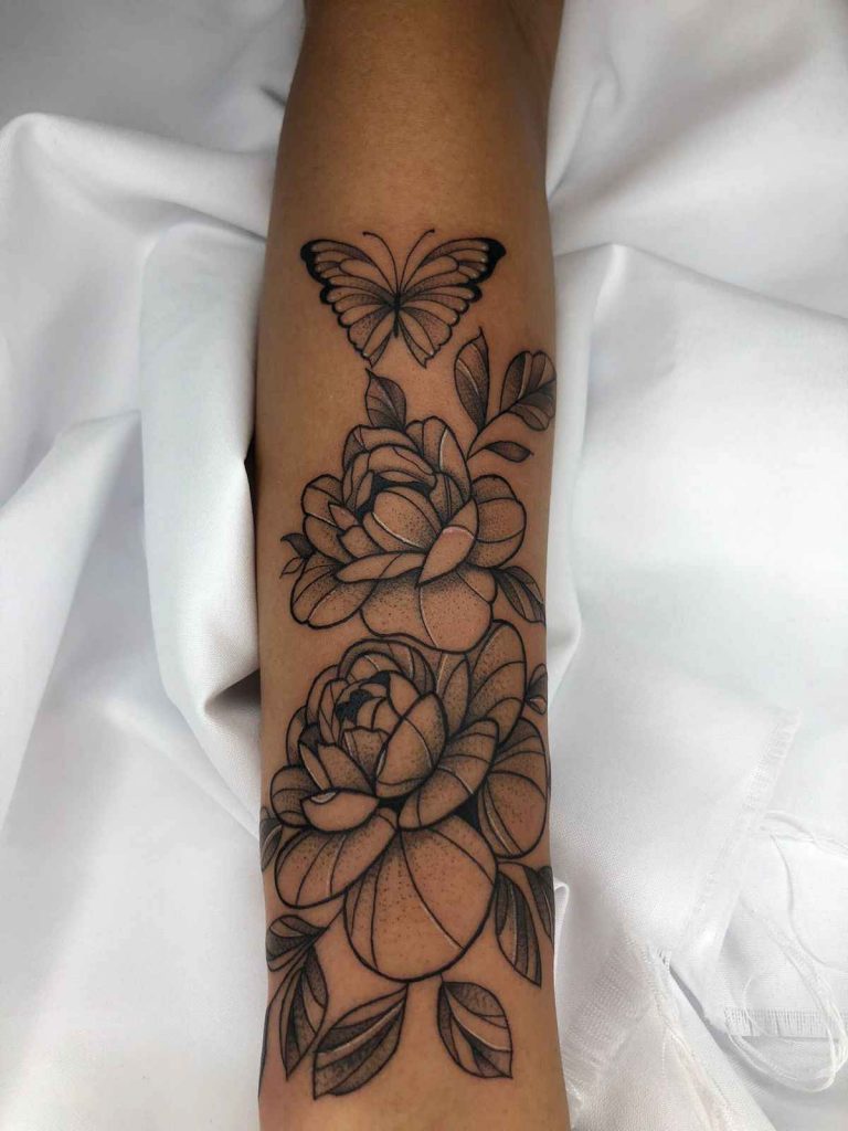 Foto de tatuagem feita por Juliana Medina Lima (@medinatattoo_)