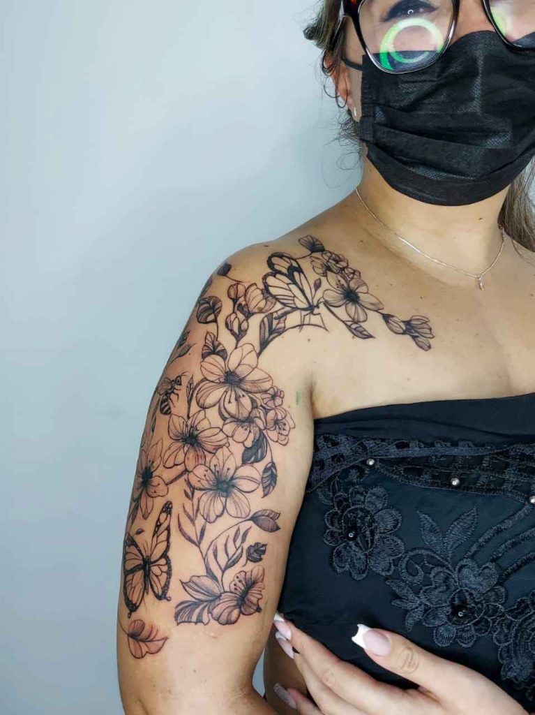 Foto de tatuagem feita por Cor.Aline Studio (@cor.aline.studio)