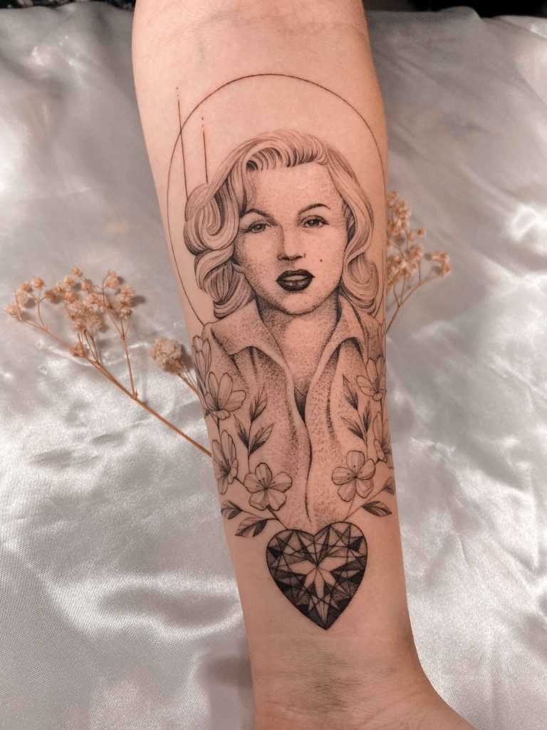 Foto de tatuagem feita por Théo Frainer (@theo_tattooer)