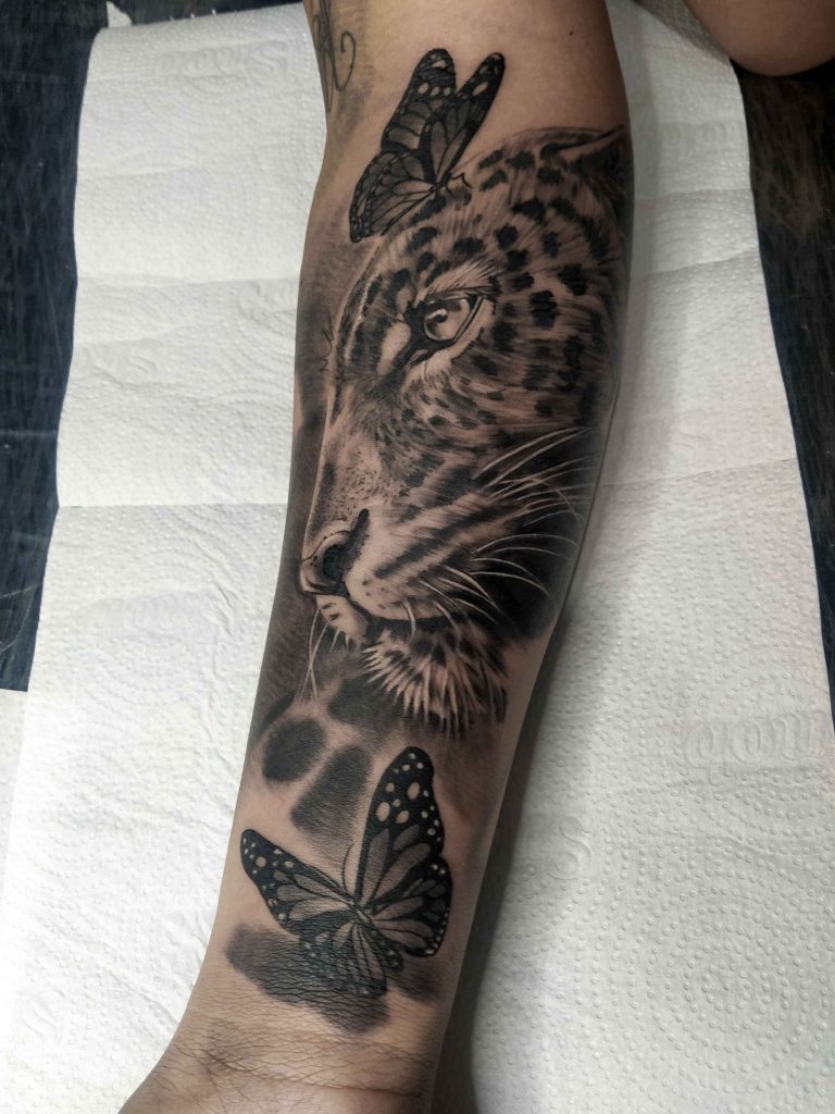 Foto de tatuagem feita por Bruno Candido (@brunoctattoo)