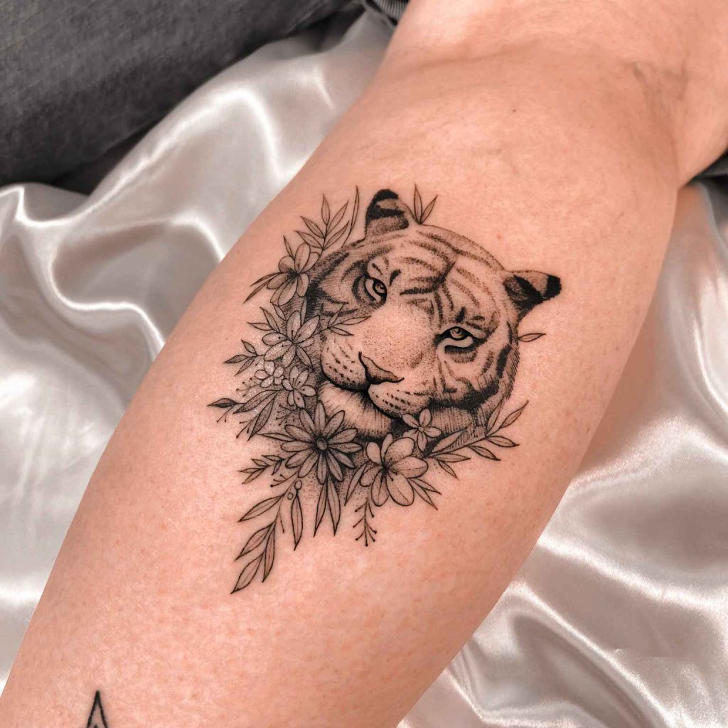 Foto de tatuagem feita por Théo Frainer (@theo_tattooer)