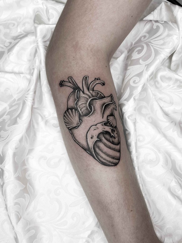 Foto de tatuagem feita por Bruna Corbelli (@brucorbellitattoo)