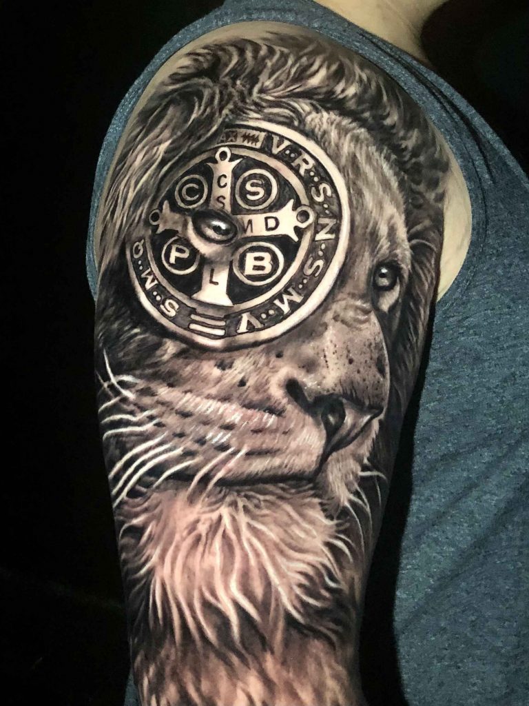 Foto de tatuagem feita por Robson Aparicio (@pepearthink)