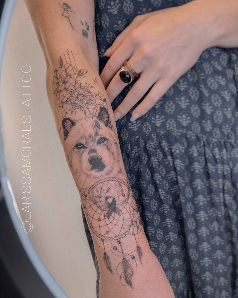 Foto de tatuagem feita por Larissa Moraes (@larissamoraestattoo)