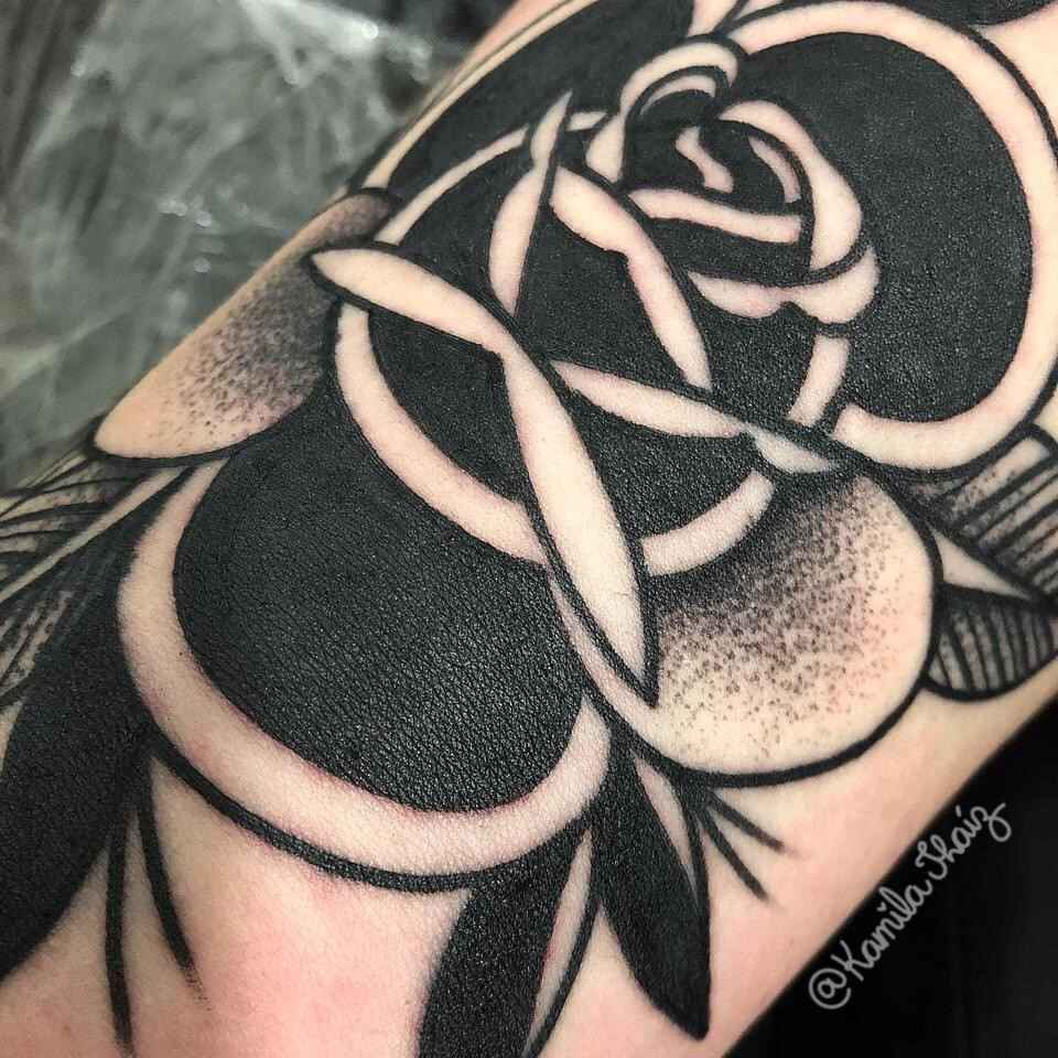 Foto de tatuagem feita por Kamila Thaíz (@kamilathaiz)