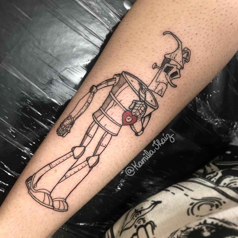 Foto de tatuagem feita por Kamila Thaíz (@kamilathaiz)