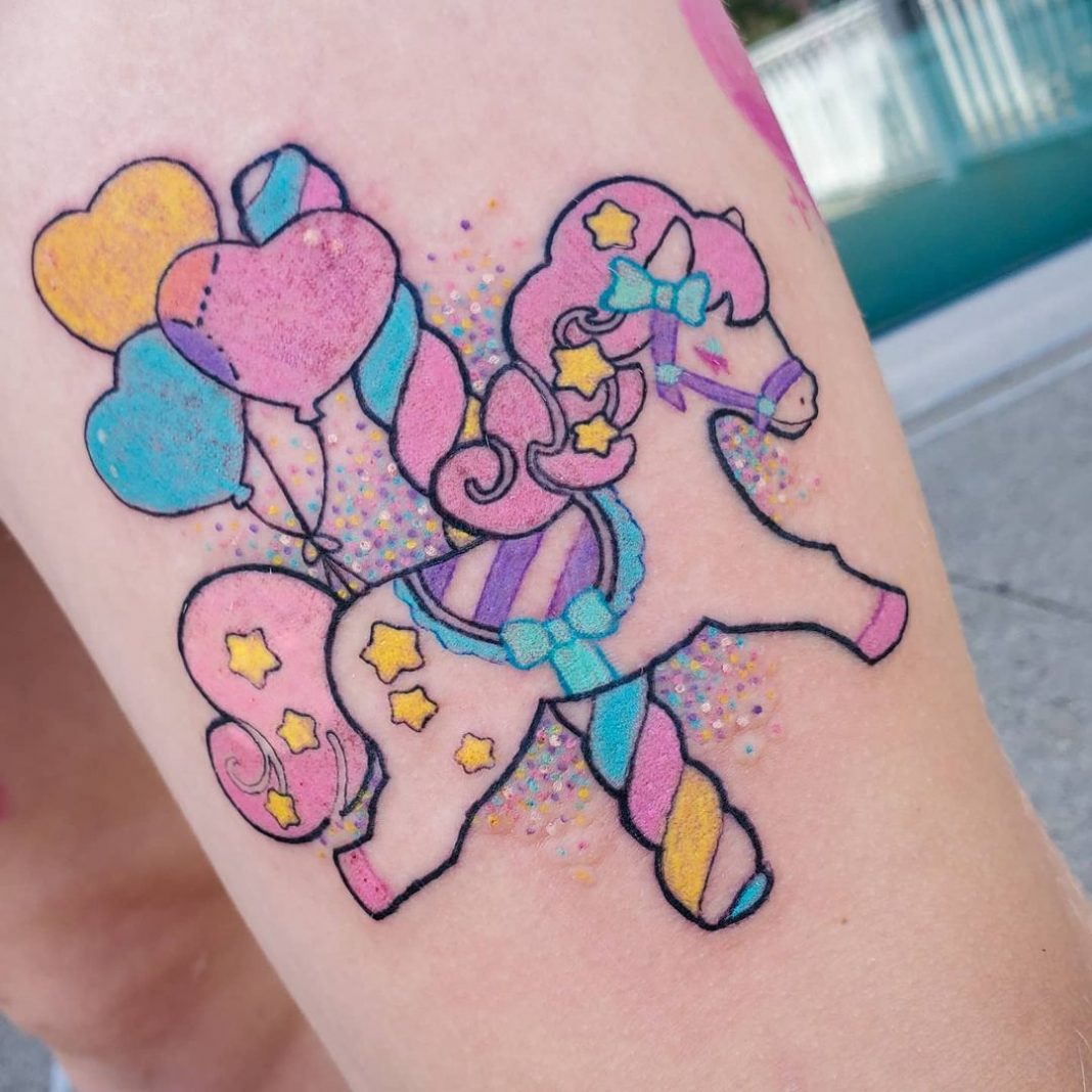 Glitter tattoo: conheça o estilo de tatuagem mais brilhante de todos ...