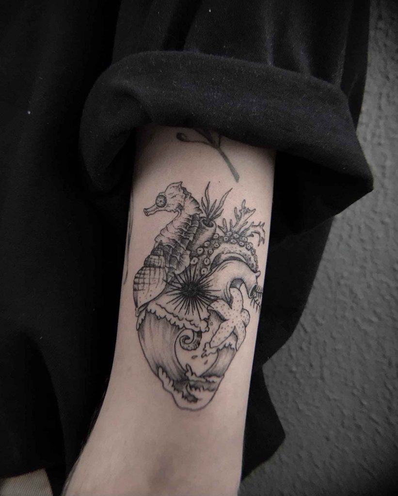 Foto de tatuagem feita por Larissa Kriscinski (@lk.kriscinski_tattoo)