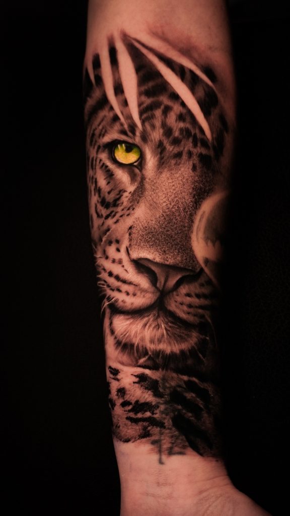 Foto de tatuagem feita por Vinicius Lisboa (Artlisboa)