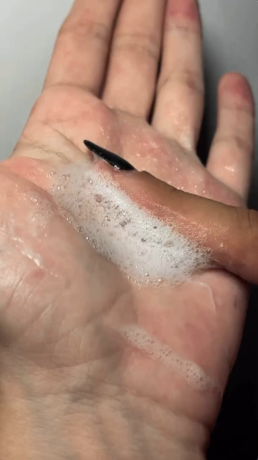 Limpeza com sabonete neutro no piercing