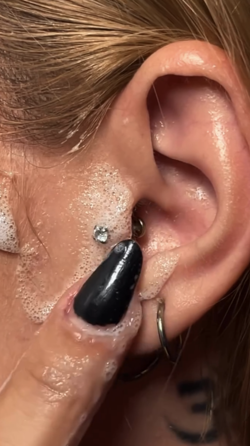 Limpeza adequda no piercing